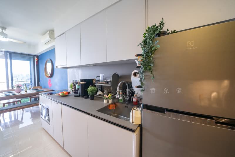 Sims Urban Oasis Condominium For Sale at S$ 1,400,000 | PropertyGuru Singapore - Kitchen