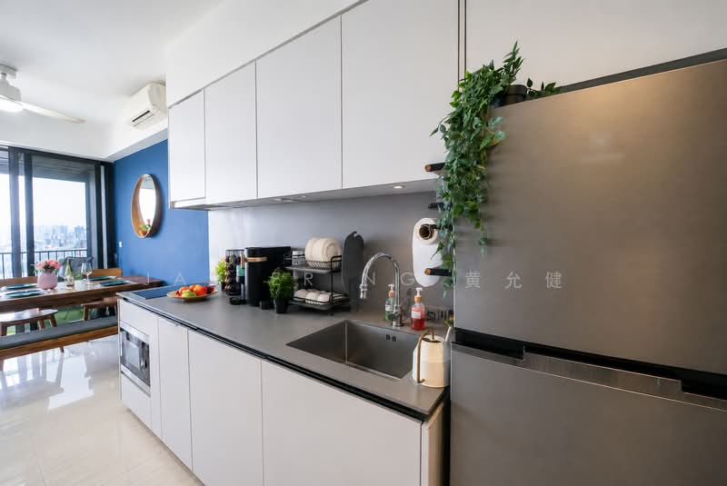 Sims Urban Oasis, 2 Sims Drive, 2 Bedrooms, 624 sqft, Condominium For Sale, by Javier Ng 黄允健, 500080291 - Kitchen - PropertyGuru.com.sg