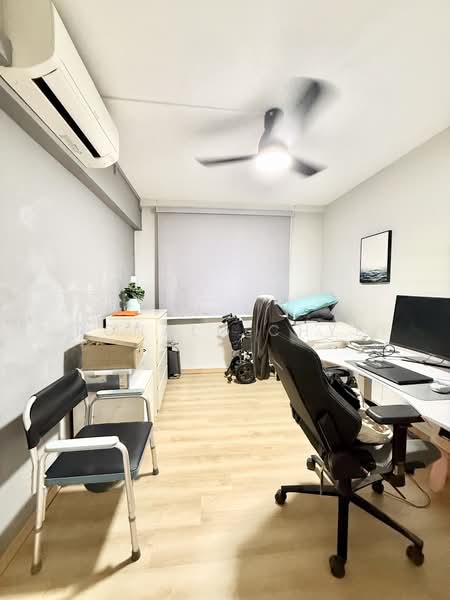 517 Hougang Avenue 10, 517 Hougang Avenue 10, 2 Bedrooms, 689 sqft, HDB Flat For Rent, by Ronald Chye, 500080299 - Bedroom - PropertyGuru.com.sg