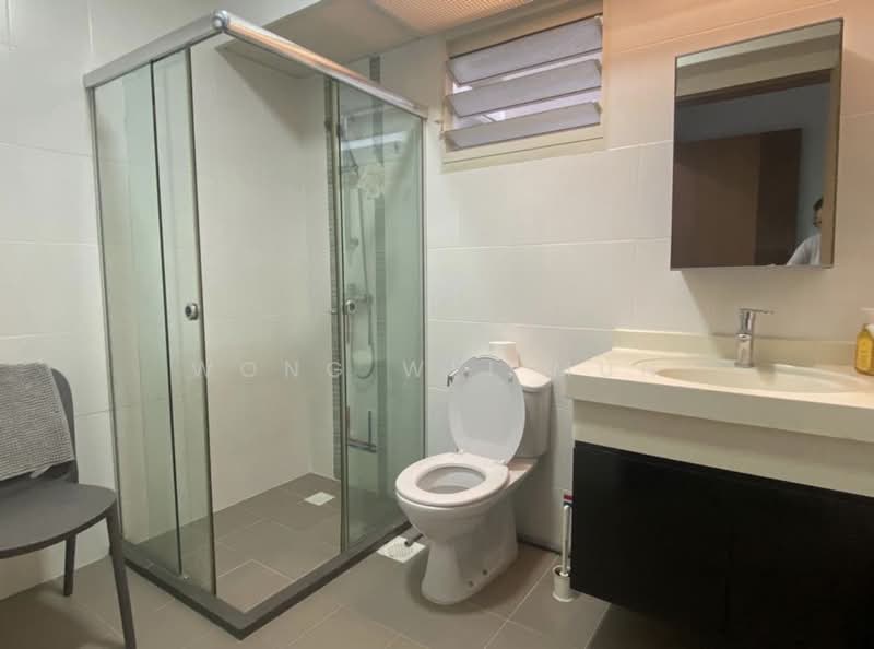194B Bukit Batok West Avenue 6, 194B Bukit Batok West Avenue 6, 3 Bedrooms, 1,195 sqft, HDB Flat For Rent, by Wong Wei Mun, 500080304 - Bathroom - PropertyGuru.com.sg