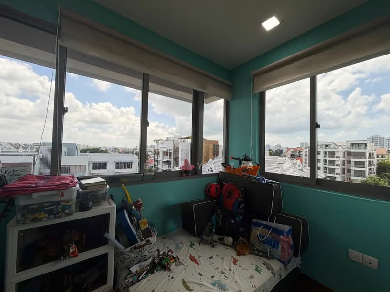 Laverne's Loft Condominium For Sale at S$ 1,888,000 | PropertyGuru Singapore - Bedroom