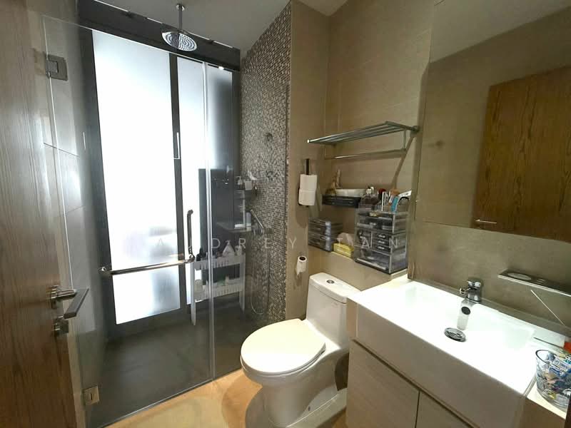 Laverne's Loft Condominium For Sale at S$ 1,888,000 | PropertyGuru Singapore - Bathroom