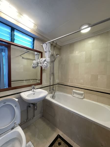 J C Draycott, 34 Draycott Drive, 2 Bedrooms, 850 sqft, Apartment For Rent, by Evelyn Lin, 500080325 - Attached Master Bathroom - PropertyGuru.com.sg