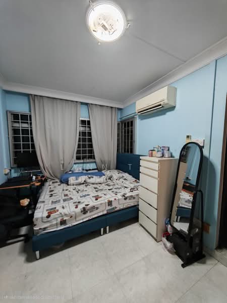 484A Choa Chu Kang Avenue 5 HDB Flat For Sale at S$ 540,000 | PropertyGuru Singapore - Bedroom