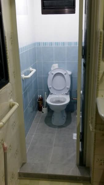 532 Upper Cross Street, 532 Upper Cross Street, Room Rental, 150 sqft, HDB Flat For Rent, by Nick Chah, 500080345 - Bathroom - PropertyGuru.com.sg