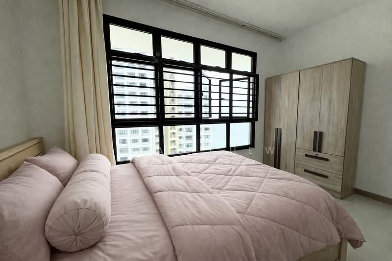 413C Northshore Drive HDB Flat For Sale at S$ 620,000 | PropertyGuru Singapore - Master Bedroom