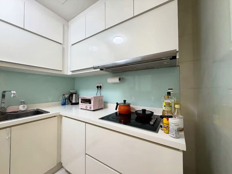 Soleil @ Sinaran, 6 Sinaran Drive, 3 Bedrooms, 1,098 sqft, Condominium For Rent, by Valentina Tan, 500080362 - Kitchen - PropertyGuru.com.sg