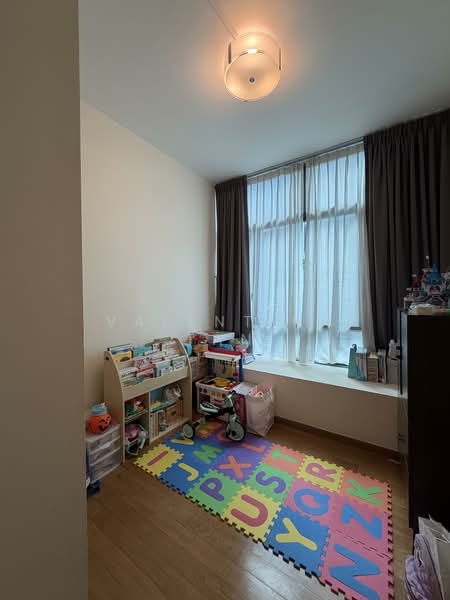 Soleil @ Sinaran, 6 Sinaran Drive, 3 Bedrooms, 1,098 sqft, Condominium For Rent, by Valentina Tan, 500080362 - Bedroom2  - PropertyGuru.com.sg