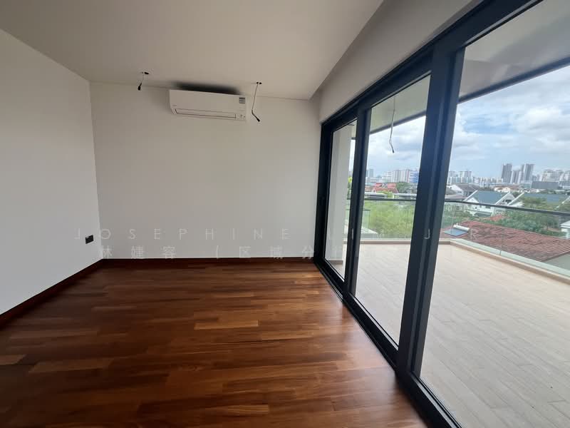 Braddell Heights Estate Bungalow House For Sale at S$ 14,800,000 | PropertyGuru Singapore - Balcony