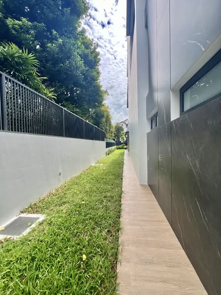 Braddell Heights Estate Bungalow House For Sale at S$ 14,800,000 | PropertyGuru Singapore - Exterior
