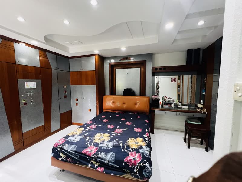 701 Woodlands Drive 40 HDB Flat For Sale at S$ 665,000 | PropertyGuru Singapore - Bedroom