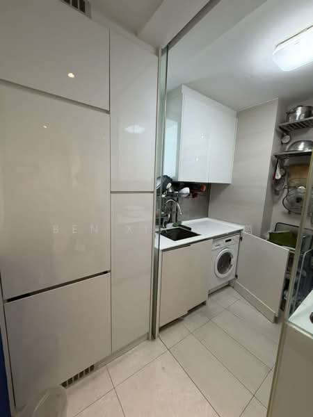 The Creek @ Bukit Condominium For Sale at S$ 1,958,000 | PropertyGuru Singapore - Kitchen