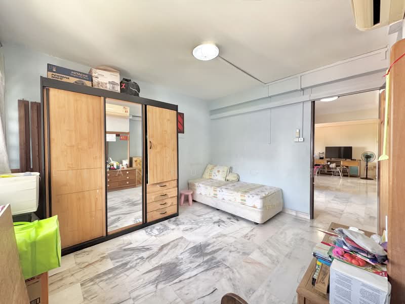 114 Pasir Ris Street 11 HDB Flat For Sale at S$ 688,000 | PropertyGuru Singapore - Common Bedroom