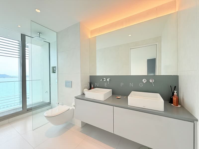 The Oceanfront @ Sentosa Cove Condominium For Sale at S$ 4,480,000 | PropertyGuru Singapore - Master Bath