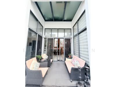 For Sale - Stunning Freehold Corner Terrace at Opera Estate