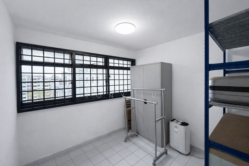 12 Lorong 7 Toa Payoh HDB Flat For Sale at S$ 380,000 | PropertyGuru Singapore - Interior