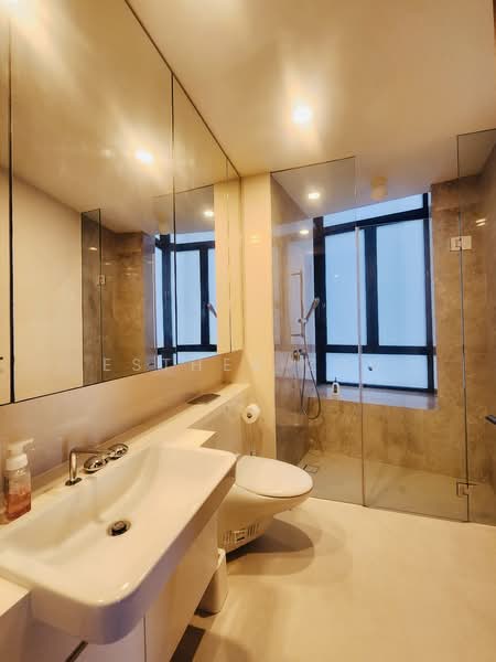 d'Leedon (Former Farrer Court), 13 Leedon Heights, 3 Bedrooms, 1,593 sqft, Condominium For Sale, by Esther Zou, 500080408 - Bathroom - PropertyGuru.com.sg