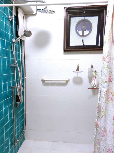 17 Telok Blangah Crescent, 17 Telok Blangah Crescent, Room Rental, 160 sqft, HDB Flat For Rent, by Caris Tan, 500080413 - Bathroom - PropertyGuru.com.sg