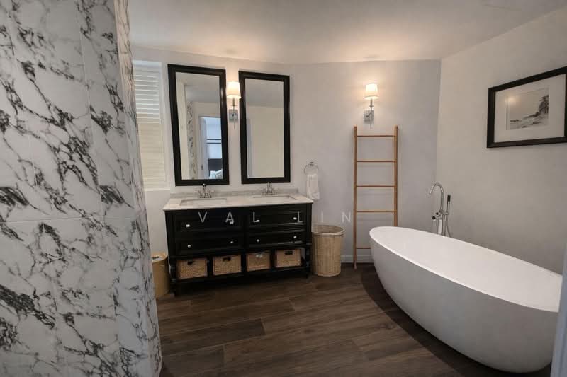 ◤ Super Beautiful Designer Landed 3-Sty with Sparkling Pool & EV Ready @ Kovan ❤️ Be Wowed Today! Semi-Detached House For Sale at S$ 7,200,000 | PropertyGuru Singapore - Bathroom