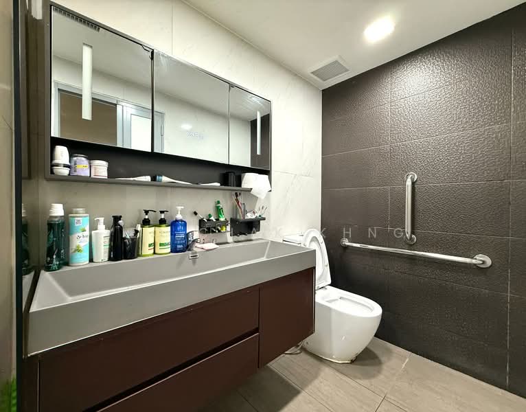 ⭐️⭐️LANDED7772@ D20 Renovated Freehold Terrace Terraced House For Sale at S$ 4,800,000 | PropertyGuru Singapore