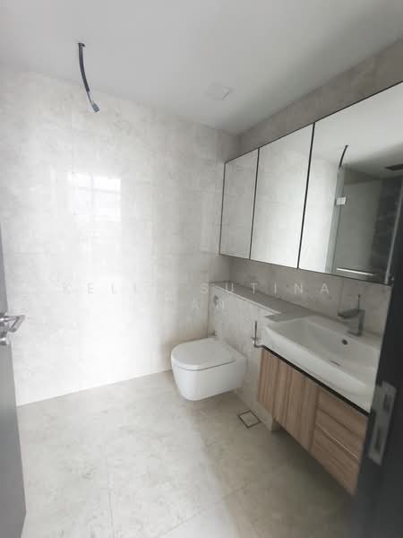Pullman Residences Condominium For Sale at S$ 2,398,000 | PropertyGuru Singapore - Bathroom