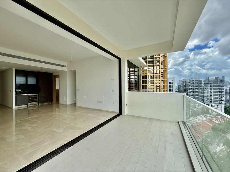 Klimt Cairnhill Condominium For Sale at S$ 8,300,000 | PropertyGuru Singapore - Kitchen