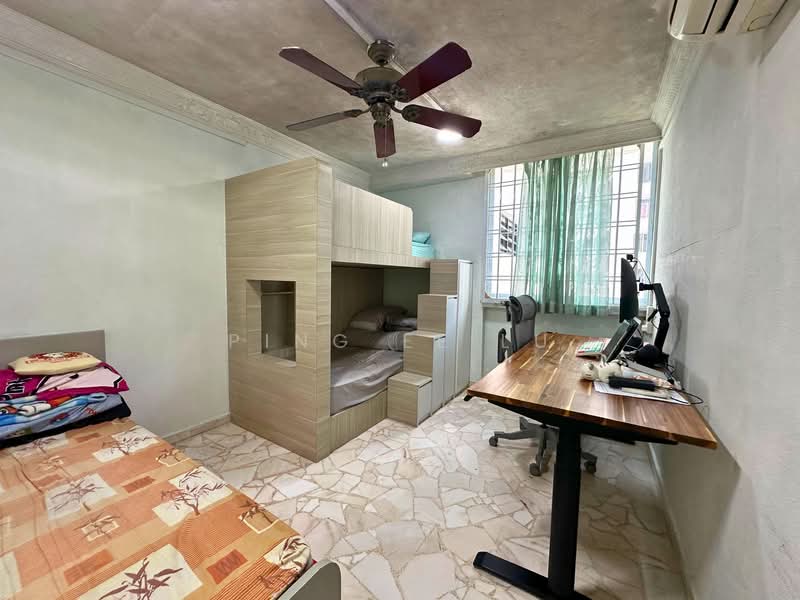 334 Woodlands Street 32 HDB Flat For Sale at S$ 520,000 | PropertyGuru Singapore - Bedroom
