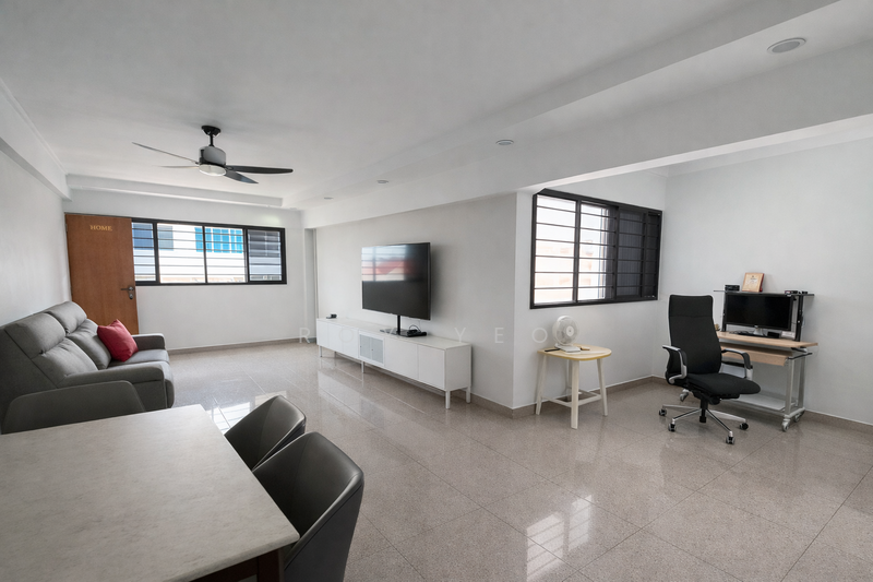 160 Bukit Batok Street 11, 160 Bukit Batok Street 11, 3 Bedrooms, 1,119 sqft, HDB Flat For Rent, by Roy Yeo, 500080441 - Living Room - PropertyGuru.com.sg