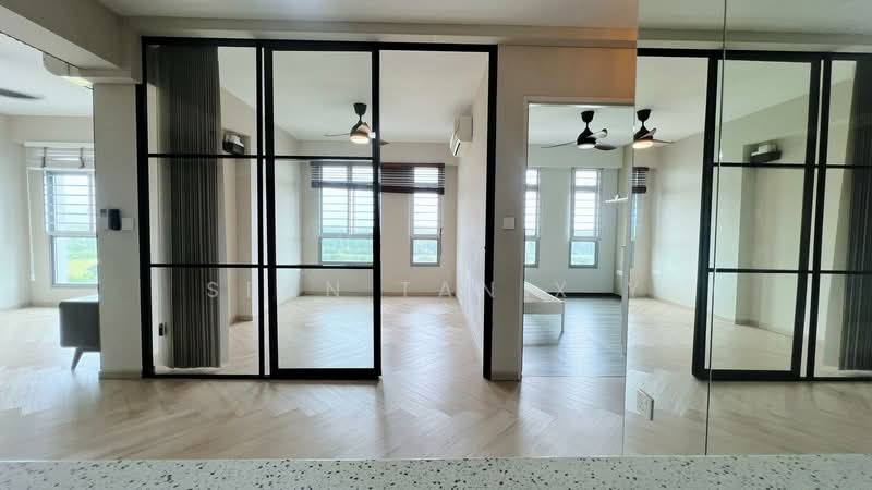 682A Edgedale Plains HDB Flat For Sale at S$ 748,888 | PropertyGuru Singapore - Living Room