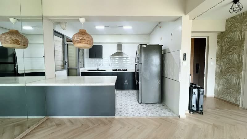 682A Edgedale Plains HDB Flat For Sale at S$ 748,888 | PropertyGuru Singapore - Kitchen