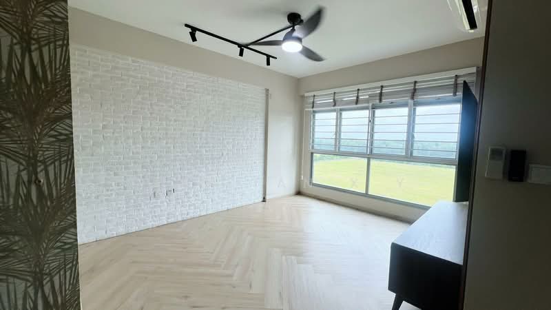 682A Edgedale Plains HDB Flat For Sale at S$ 748,888 | PropertyGuru Singapore - Living Room