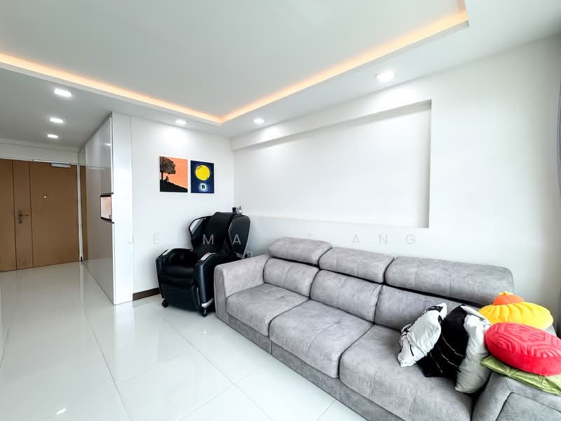 188B Bedok North Street 4 HDB Flat For Sale at S$ 1,080,000 | PropertyGuru Singapore - Living Room