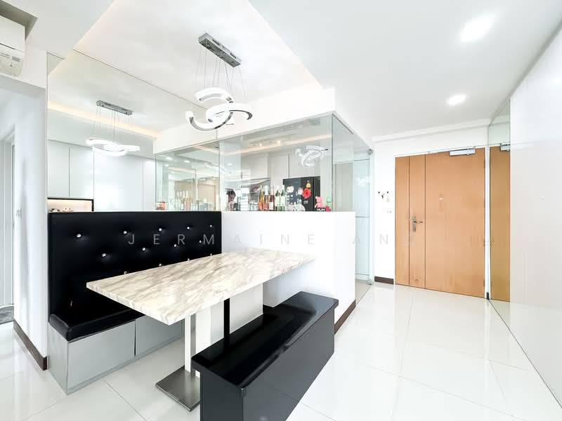 188B Bedok North Street 4 HDB Flat For Sale at S$ 1,080,000 | PropertyGuru Singapore - Dining Room