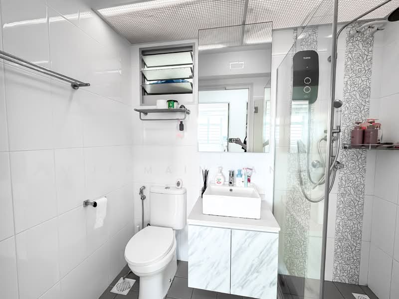188B Bedok North Street 4 HDB Flat For Sale at S$ 1,080,000 | PropertyGuru Singapore - Bathroom