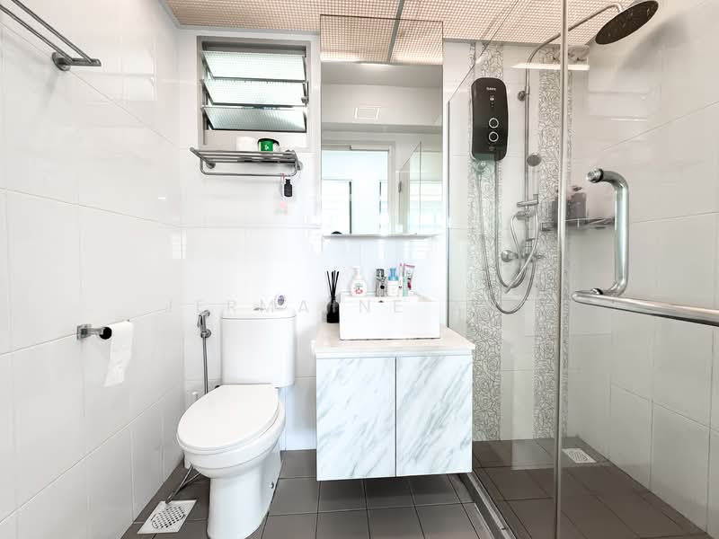 188B Bedok North Street 4 HDB Flat For Sale at S$ 1,080,000 | PropertyGuru Singapore - Bathroom