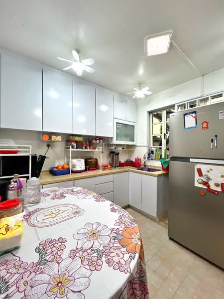 Mera Terrace, Seagull Walk, Room Rental, 210 sqft, Terraced House For Rent, by Raymond Tung, 500080456 - Dining Area (Dry Kitchen) - PropertyGuru.com.sg