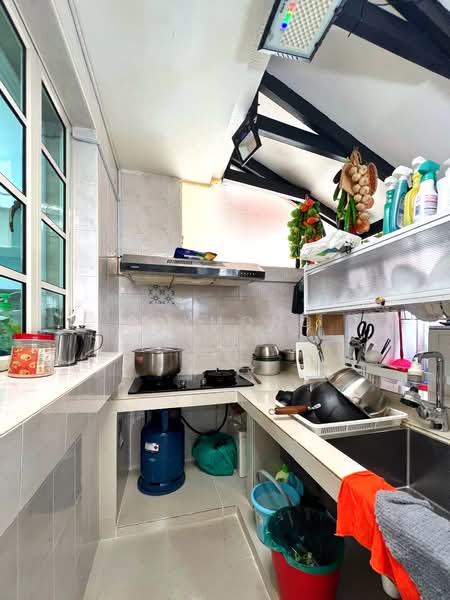 Mera Terrace, Seagull Walk, Room Rental, 210 sqft, Terraced House For Rent, by Raymond Tung, 500080456 - Light Cooking Area (Wet Kitchen) - PropertyGuru.com.sg