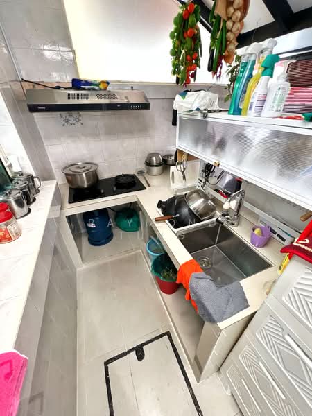 Mera Terrace, Seagull Walk, Room Rental, 210 sqft, Terraced House For Rent, by Raymond Tung, 500080456 - Light Cooking Area (Wet Kitchen) - PropertyGuru.com.sg