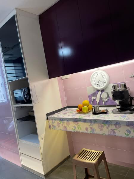 533 Bukit Batok Street 51 HDB Flat For Sale at S$ 458,000 | PropertyGuru Singapore - Kitchen