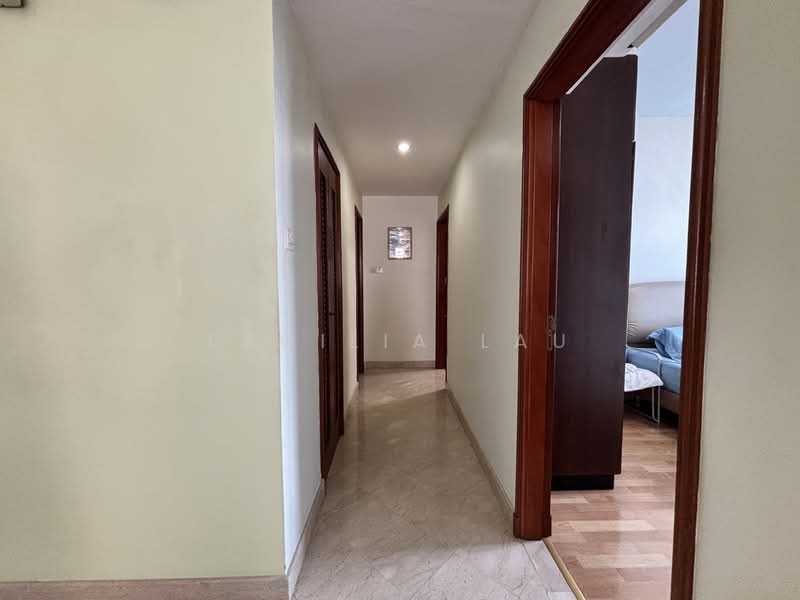 Parc Palais Condominium For Sale at S$ 2,300,000 | PropertyGuru Singapore - Corridor