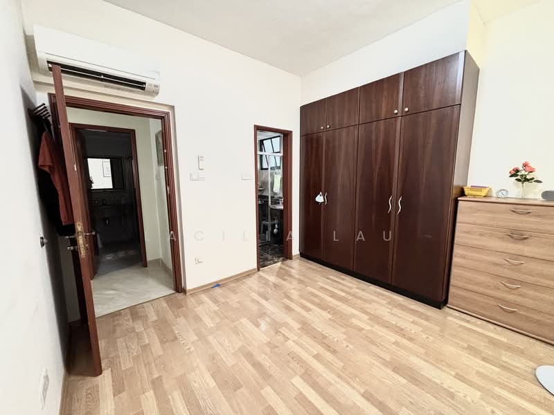 Parc Palais Condominium For Sale at S$ 2,300,000 | PropertyGuru Singapore - Interior