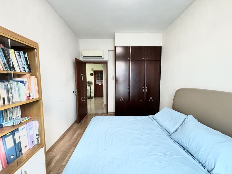 Parc Palais Condominium For Sale at S$ 2,300,000 | PropertyGuru Singapore - Bedroom