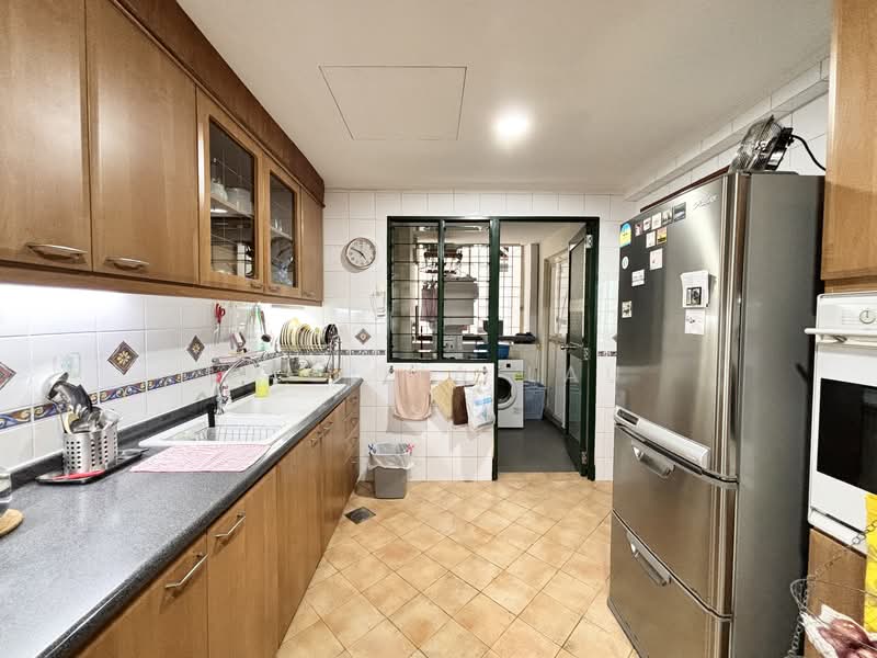 Parc Palais Condominium For Sale at S$ 2,300,000 | PropertyGuru Singapore - Kitchen