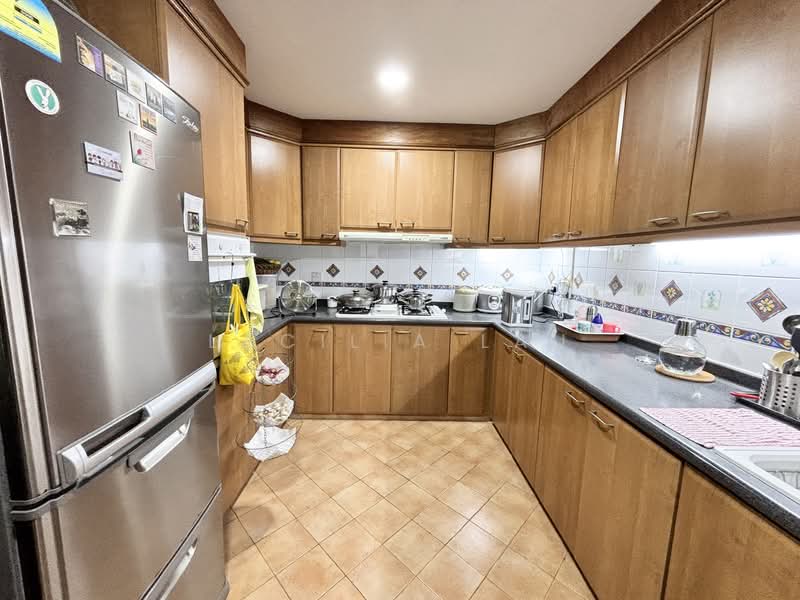 Parc Palais Condominium For Sale at S$ 2,300,000 | PropertyGuru Singapore - Kitchen