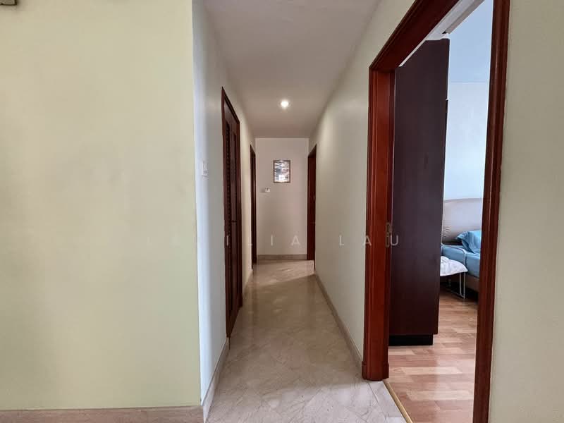 Parc Palais Condominium For Sale at S$ 2,300,000 | PropertyGuru Singapore - Corridor