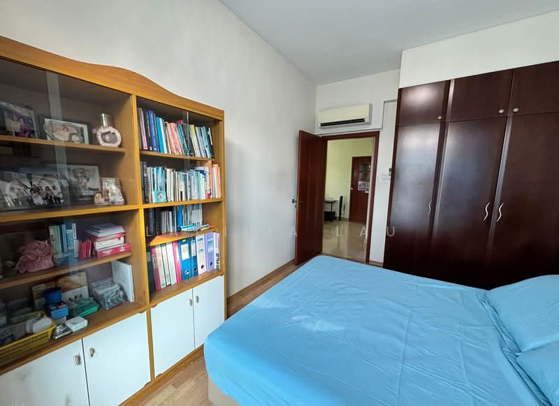 Parc Palais Condominium For Sale at S$ 2,300,000 | PropertyGuru Singapore - Bedroom