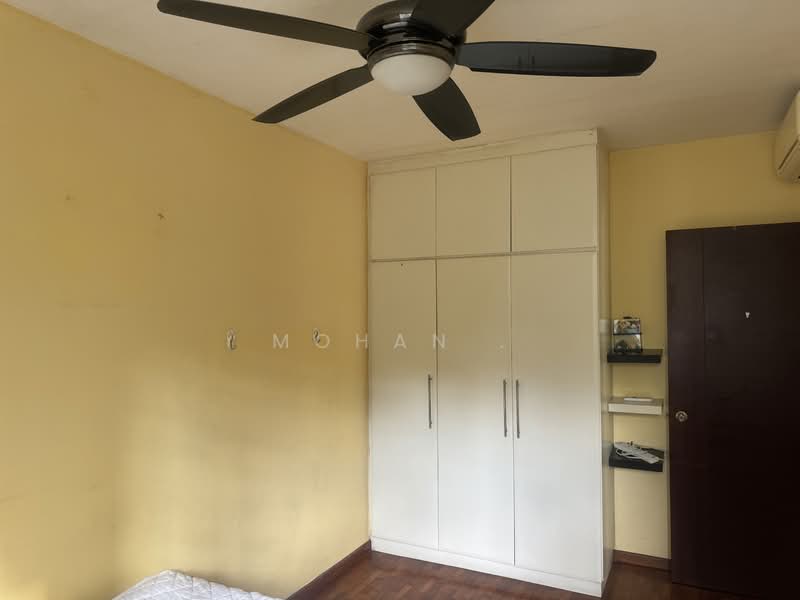 Rio Vista Condominium For Sale at S$ 1,600,000 | PropertyGuru Singapore - Bedroom