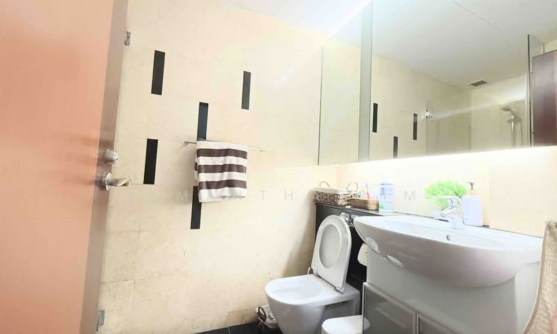 Robertson 100, 100 Robertson Quay, 3 Bedrooms, 1,044 sqft, Apartment For Rent, by Samantha Sim, 500080474 - Bathroom - PropertyGuru.com.sg