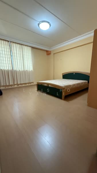 126 Simei Street 1 HDB Flat For Sale at S$ 738,000 | PropertyGuru Singapore - Bedroom