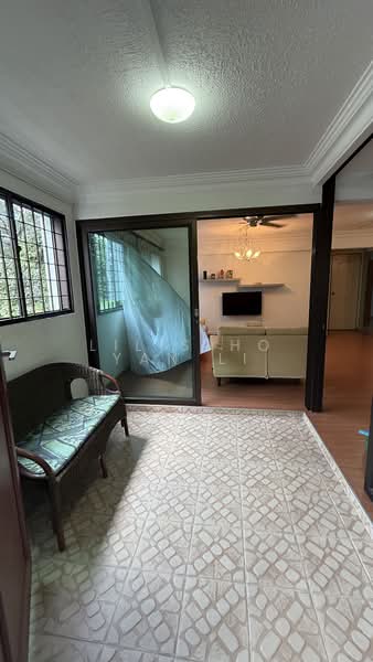126 Simei Street 1 HDB Flat For Sale at S$ 738,000 | PropertyGuru Singapore - Living Room